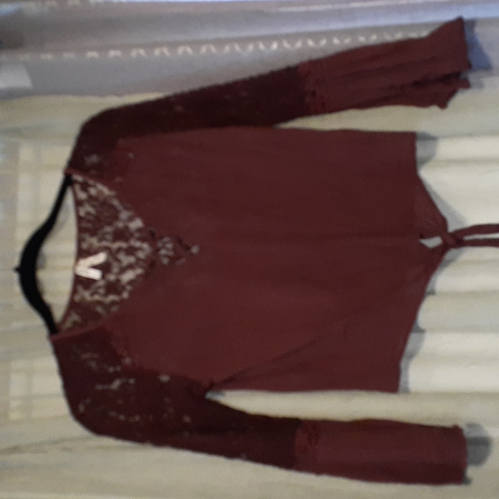 Cranberry color Mudd crop top, sz S